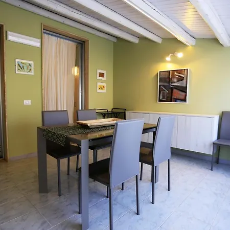 I Delfini Apartment Villaggio Azzurro